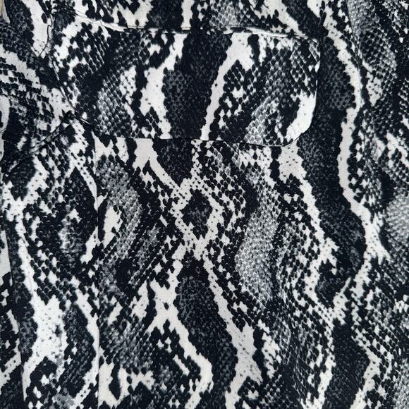 Miss Selfie Black & White Snakeskin Print Open Blazer – Size XL - Picture 3 of 9